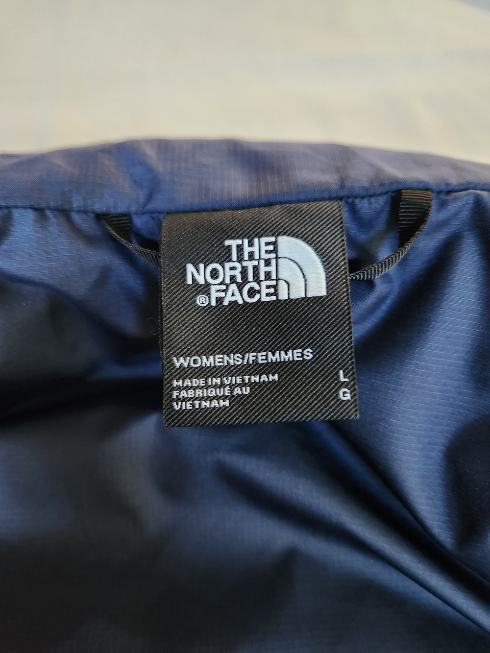 The North Face Women's Navy Packable Puffer Vest (Flare Vest) - Picture 3 of 12